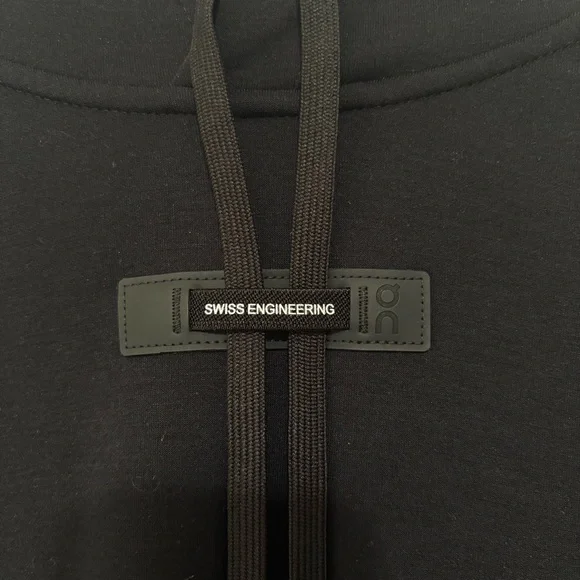 On Cloud Running Hoodie in Black - Picture 7 of 14